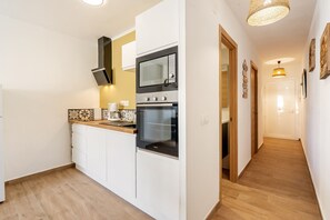 Fridge, microwave, oven, coffee/tea maker - WELCS APARTAMENTO 067 EMP en el puerto con terraza (Empuriabrava)