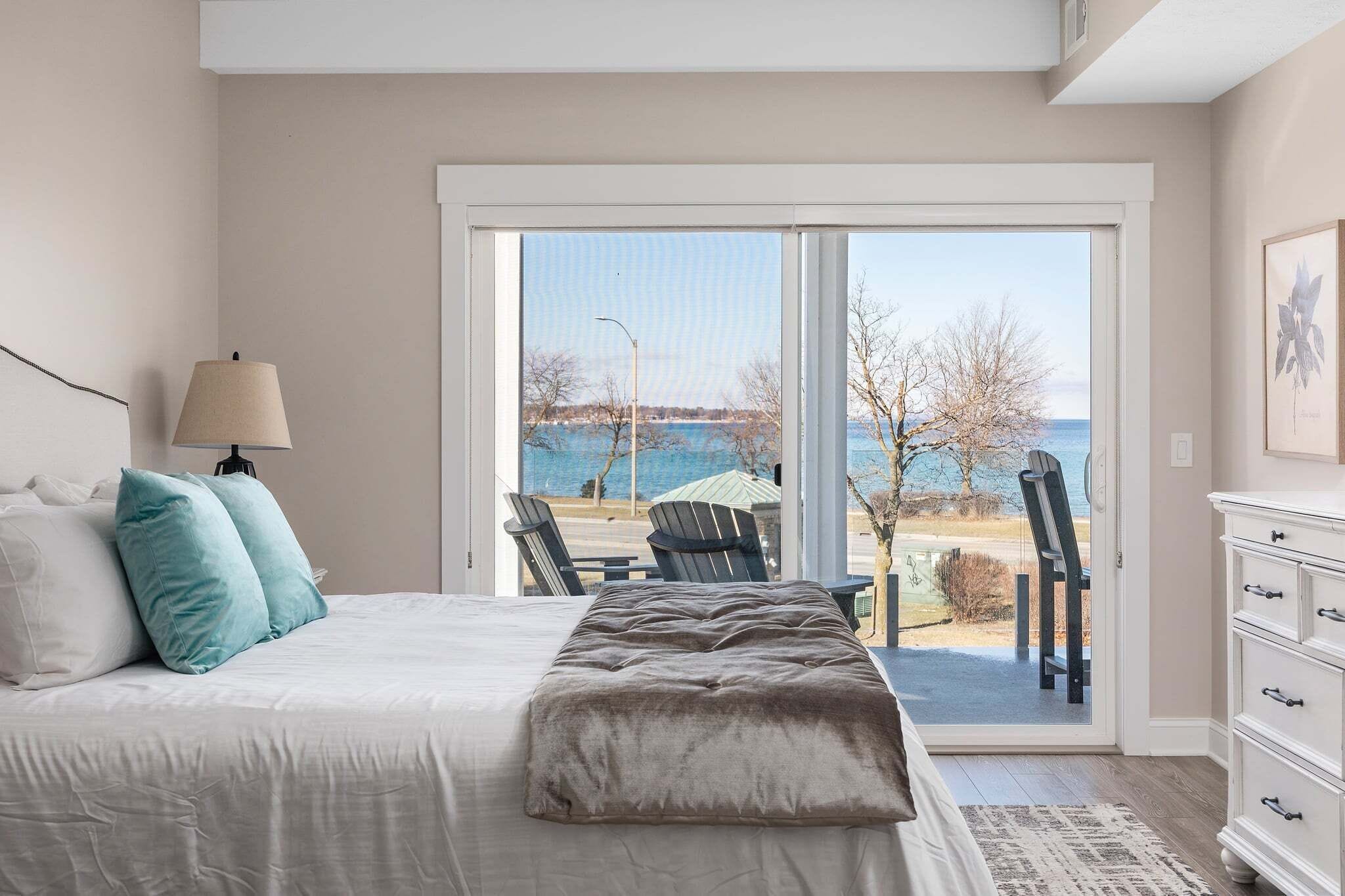 Three-Bedroom Residence with Grand Traverse Bay Views (Self Check-in) | ห้องพักตกแต่งอย่างมีเอกลักษณ์, ตกแต่งพิเศษโดยเฉพาะ