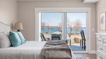 Three-Bedroom Residence with Grand Traverse Bay Views (Self Check-in) | Individually decorated, individually furnished, laptop workspace