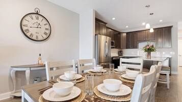 Deluxe Apartment, 3 Bedrooms (Self Check-in with Virtual Front Desk) | Private kitchen | Full-sized fridge, microwave, oven, stovetop