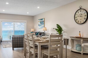 Leilighet – classic, 2 soverom (Self Check-in with Virtual Front Desk) | Spiseområde på rommet