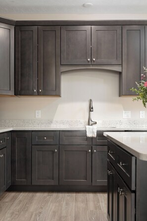 Peti sejuk/penyejuk beku saiz penuh, ketuhar gelombang mikro, ketuhar 