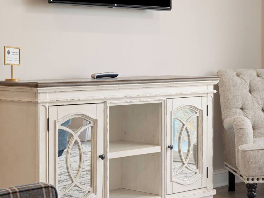 Individually decorated, individually furnished, iron/ironing board