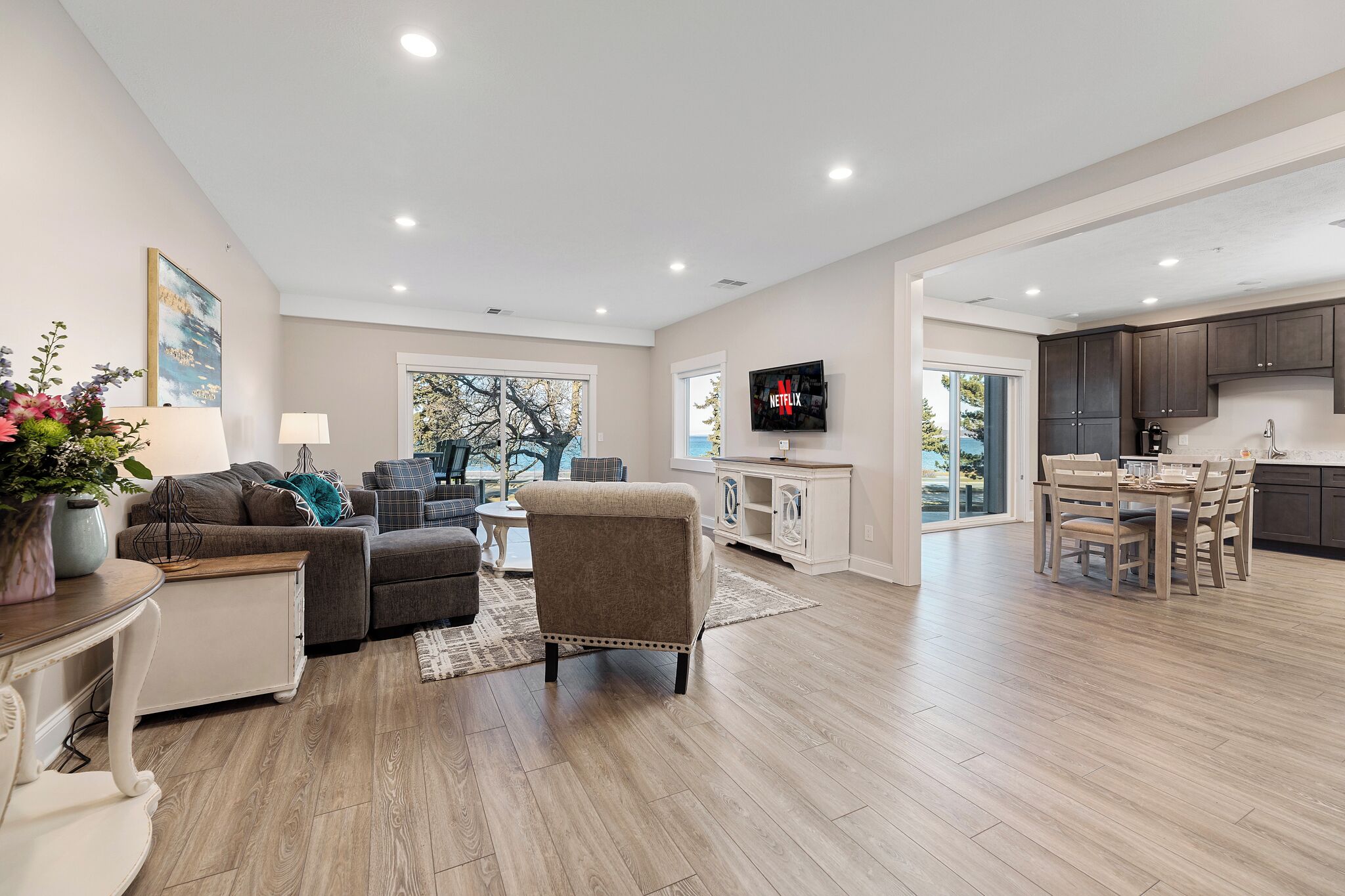 Classic Apartment, 2 Bedrooms (Self Check-in with Virtual Front Desk) | Living area | 32-inch Smart TV with digital channels, streaming services