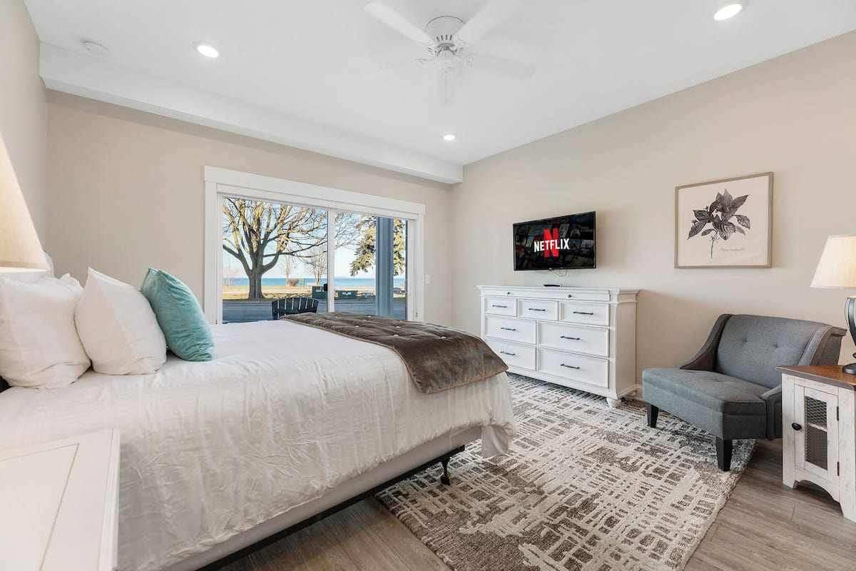 Individually decorated, individually furnished, iron/ironing board