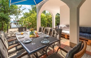 Outdoor dining - Nice home in Kraljevica with house sea view (Kraljevica)