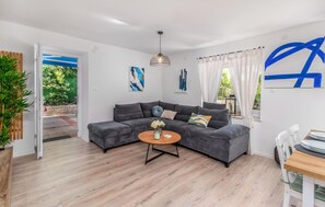 Smart TV - Nice home in Kraljevica with house sea view (Kraljevica)
