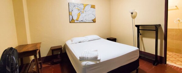 Basic Single Room, 1 Queen Bed