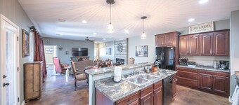 Right At Home-Midland Monterrey House