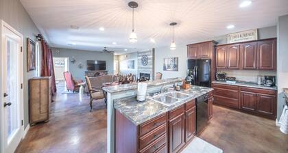 Right At Home-Midland Monterrey House