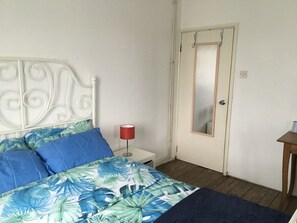 2 makuuhuonetta, silitysrauta/-lauta, Wi-Fi, vuodevaatteet