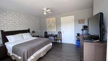 Standard Room | 1 bedroom, desk, laptop workspace, blackout drapes