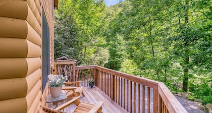 WindFall-Stunning and Secluded Creekside Cabin, Pet Friendly, Two Fire Pit Areas