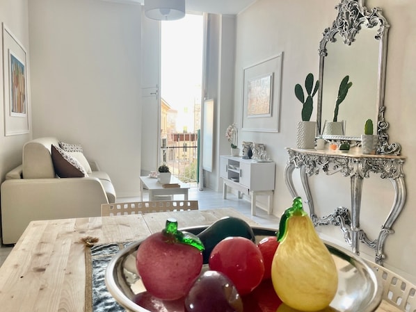 Exclusive Apartment | Living area | 32-inch flat-screen TV with cable channels, TV - Residenza Donna Peppina Tropea (Tropea)