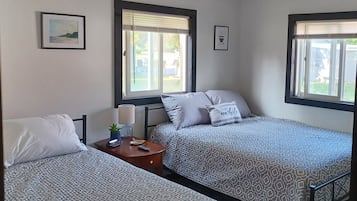2 bedrooms, travel crib, WiFi, bed sheets