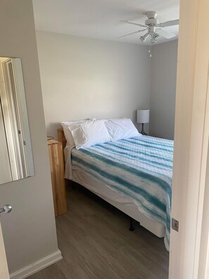 2 bedrooms, iron/ironing board, WiFi, bed sheets - Beachside Cottage w/beach access - Aboiteau Beach (Cap-Pelé)