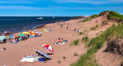 Beachside Cottage w/beach access - Aboiteau Beach