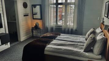 Classic Double or Twin Room | 1 bilik tidur, peralatan tempat tidur hipoalergenik