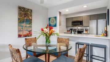 Luxury Condo | Living area | Smart TV, Hulu, streaming services