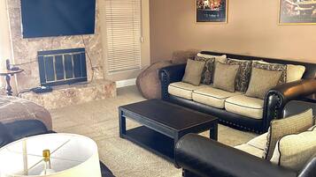 Téléviseur connecté, foyer, jeux vidéo