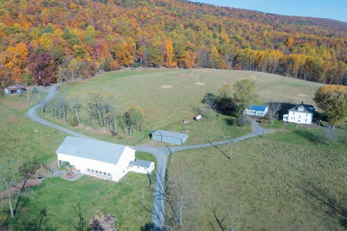 Come to my home Farmhouse.  4 bedrooms, WiFi, AC in  McConnellsburg, Pa.  