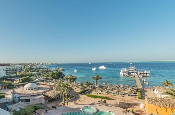 Front of property - DEXON ROMA HOTEL (Hurghada)