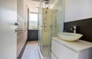 Shower, hair dryer - Stunning home in Terrasini (Terrasini)