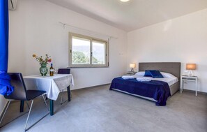 6 Schlafzimmer, Bügeleisen/Bügelbrett, Reisekinderbett, kostenloses WLAN