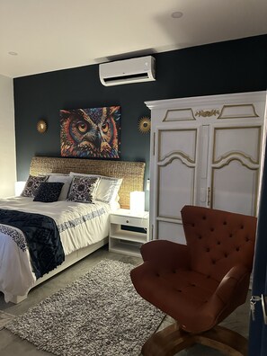 1 bedroom, in-room safe, iron/ironing board, free WiFi