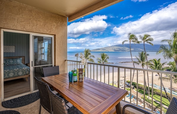 Condo luxueux, vue sur l’océan, au bord de la plage | Balcon