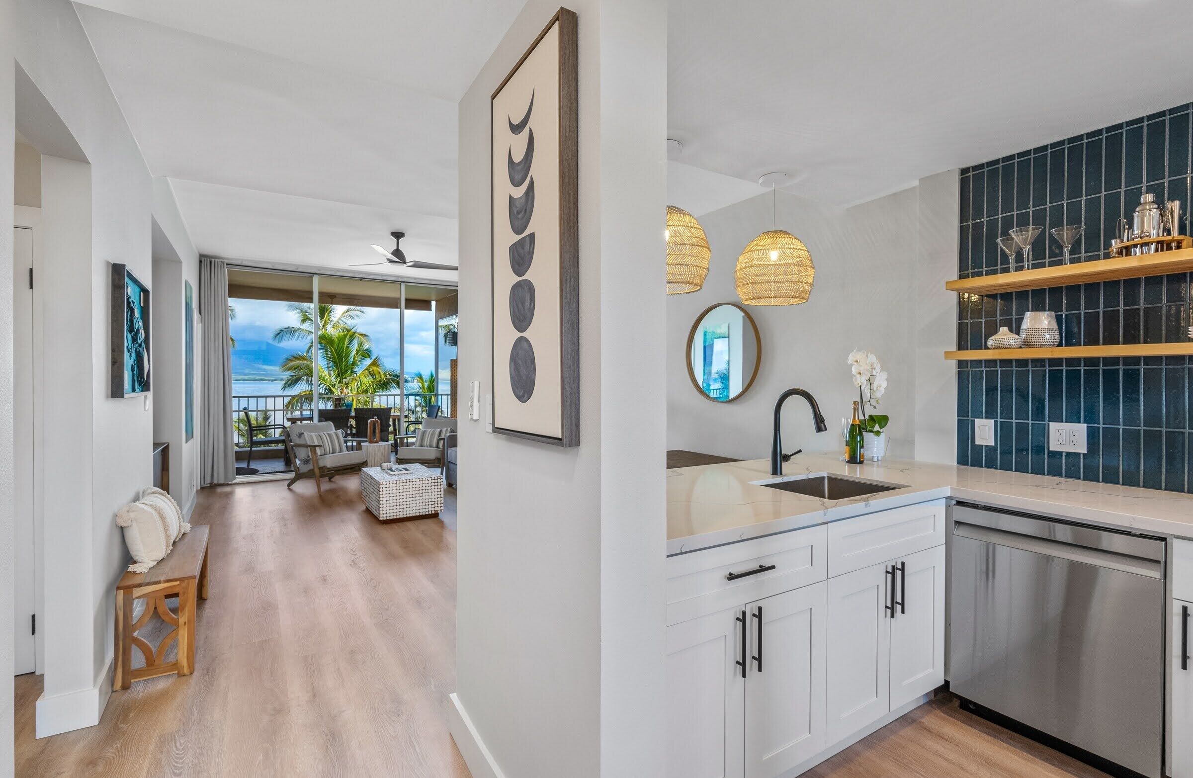 Luxury Condo, Ocean View, Beachside | Private kitchen | Full-size fridge, microwave, oven, stovetop