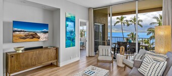 Upscale Oceanfront Penthouse Vistas