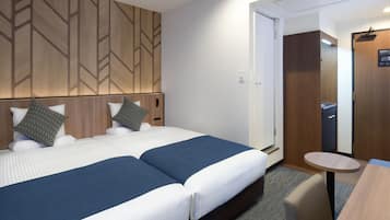 Meja kerja, Wi-Fi gratis, dan seprai linen