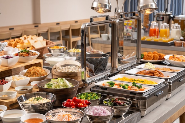 Daily buffet breakfast for a fee