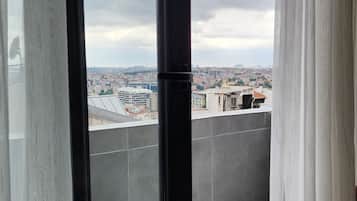 Suíte família, 1 quarto, vista para a cidade | Terraço/pátio