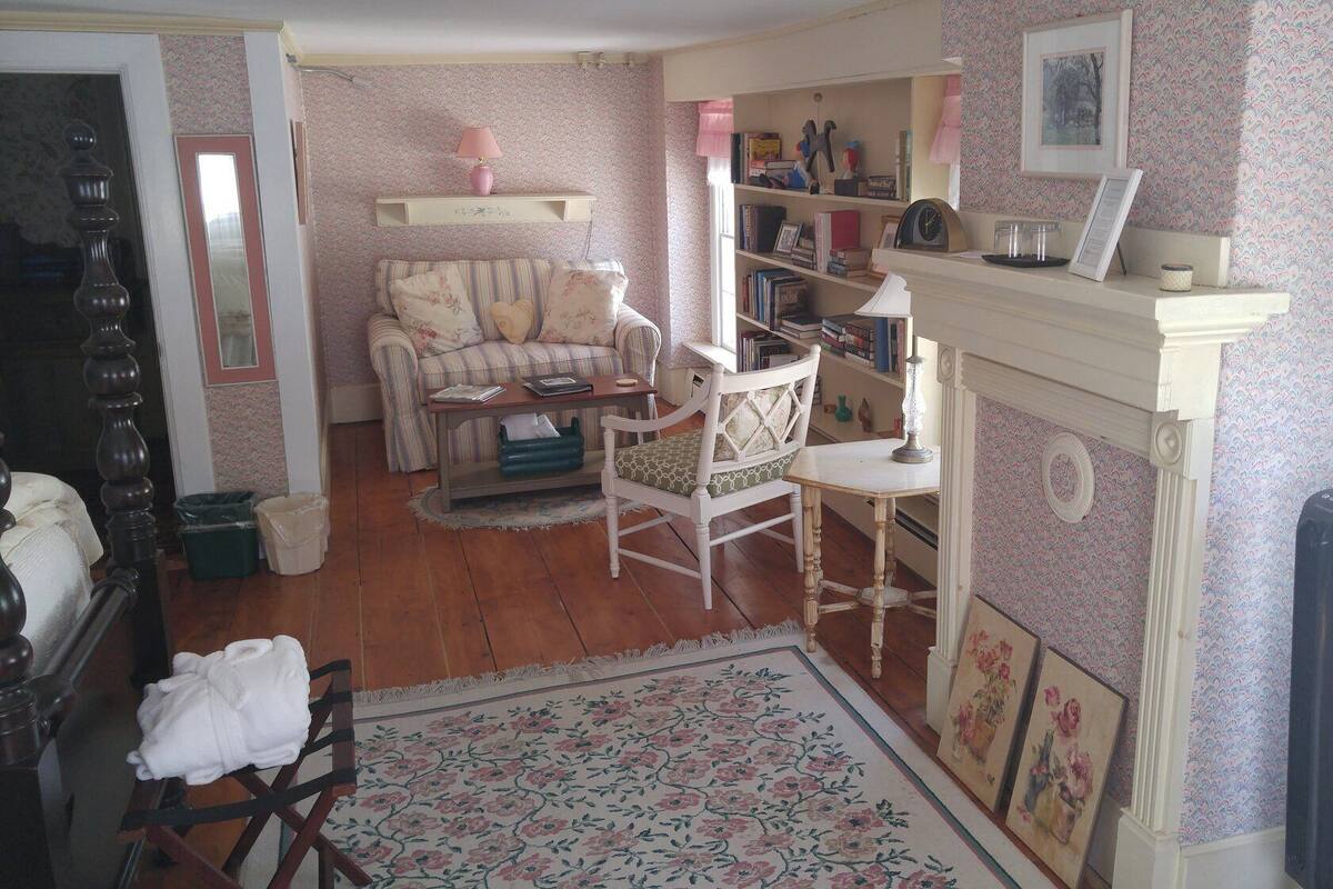 Room, Garden View