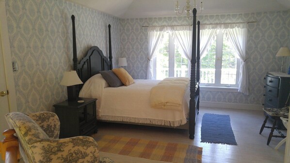 1 غرفة نوم وأغطية فراش متميزة ومكواة/لوح كي وسرير سفر