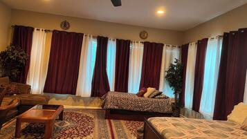 4 bedrooms, desk, iron/ironing board, free WiFi