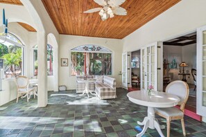 Interior - Banyan House Vacation Rentals (Venice)