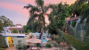 Unclassified image, 4 of 49, button - Banyan House Vacation Rentals (Venice)