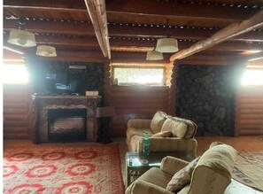 TV - Beautiful Classic Home! (Almaty)