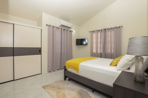 2 chambres, fer et planche à repasser, Wi-Fi gratuit, draps fournis