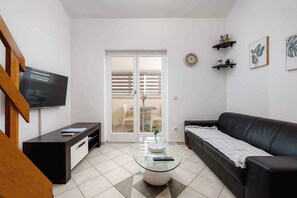 TV - Holiday apartment with air conditioning and Internet (Zambratija)