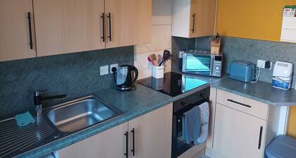 Apartment - Sleeps 5, Free parking & Sun terrace