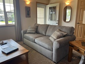 Smart TV - Cozy Cody cul-de-sac home! Sleeps 6. (Cody)