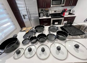 Comfort Townhome | Private kitchen | Full-size fridge, microwave, oven, stovetop