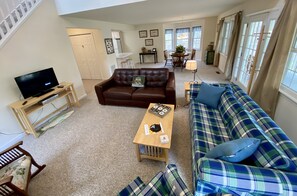 Smart-TV, Kamin, DVD-Player