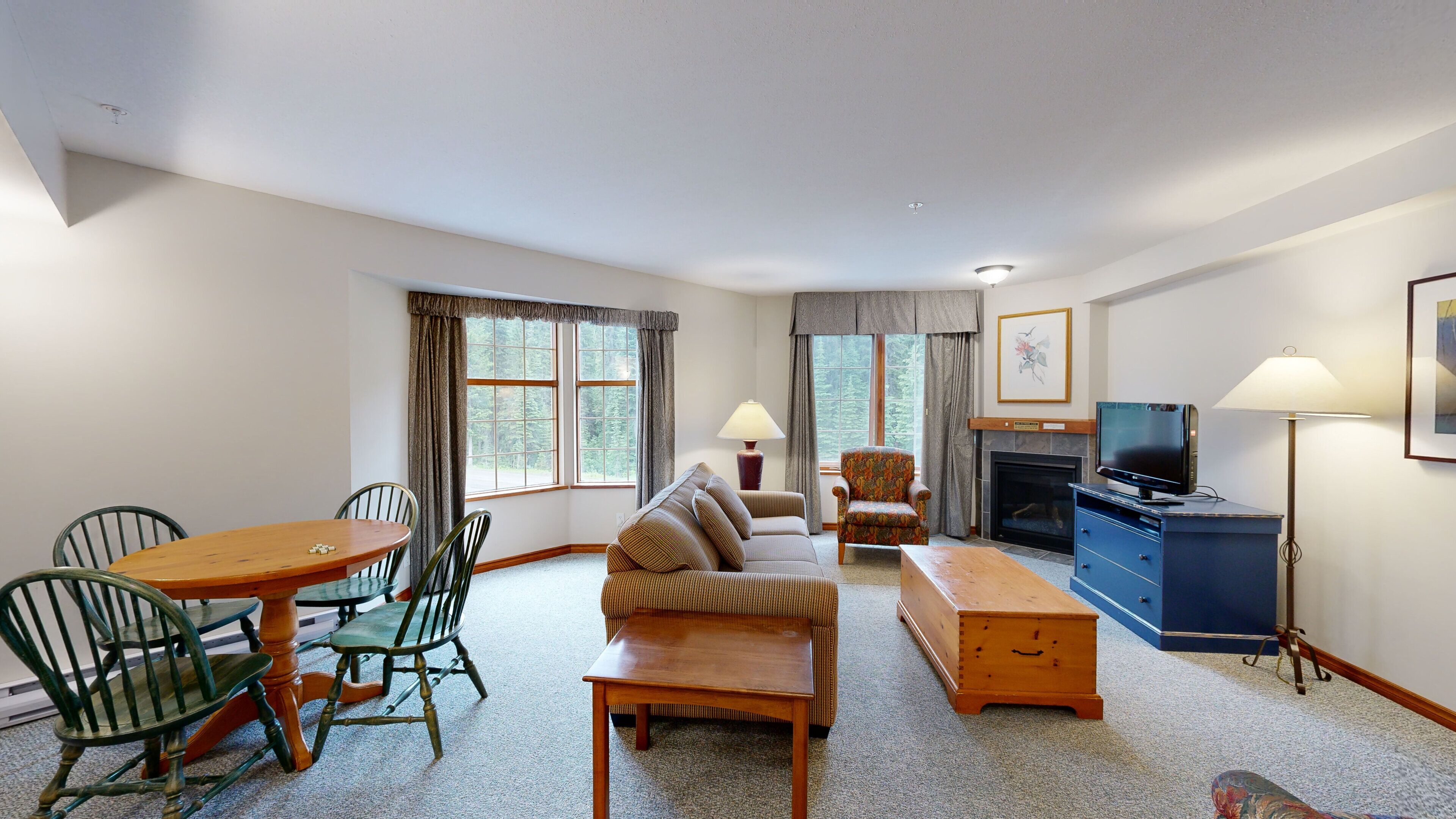 TV, fireplace, DVD player