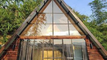 Grand Room | 1 bedroom, free minibar, individually decorated, free WiFi