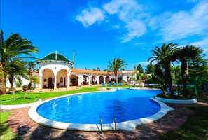 Pool - Villa Balneari Resort Casa Vacances Per Famílies Chalet Casa Rural (Rustical Balnearió)